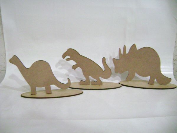 TRIO DE DINOSSAURO 15 CM ALTURA COM BASE DINO MDF